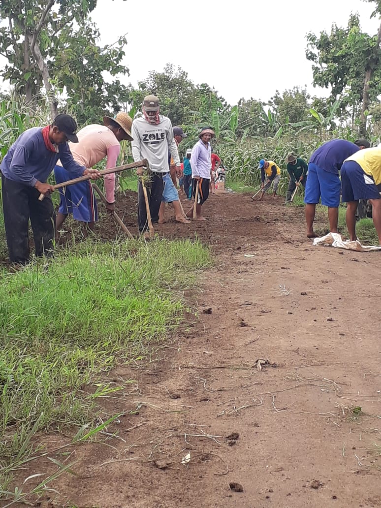 PEMDES Dengan Masyarakat Adakan Kerjabakti di Dusun Mahbeser